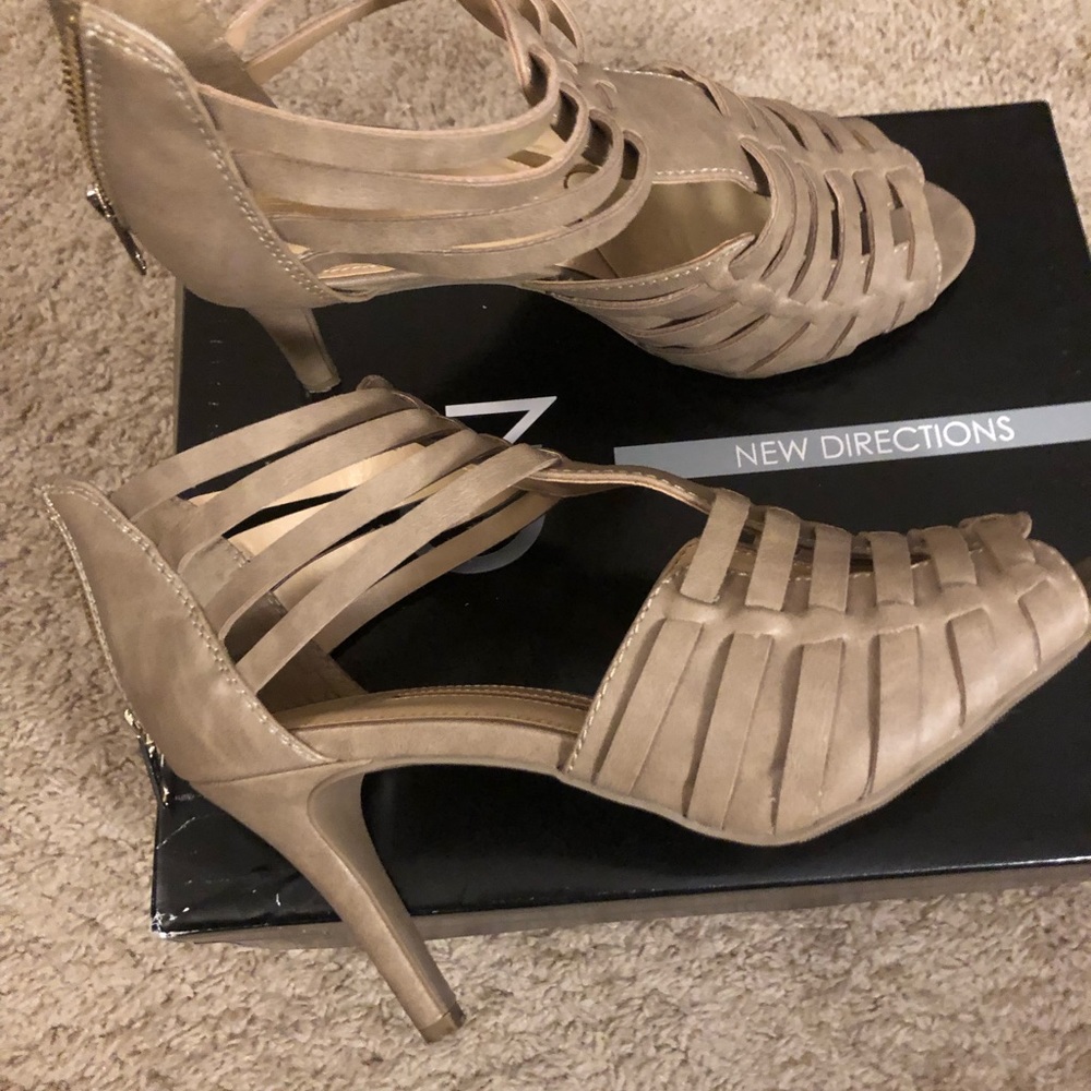 New Directions Alice Sandal Size 10